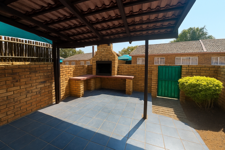 2 Bedroom Property for Sale in Safari Gardens North West